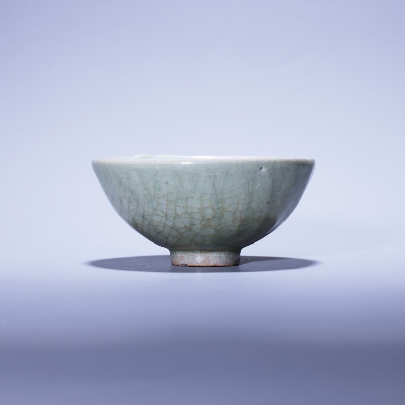 明代 龙泉窑青釉莲瓣碗 - 图2