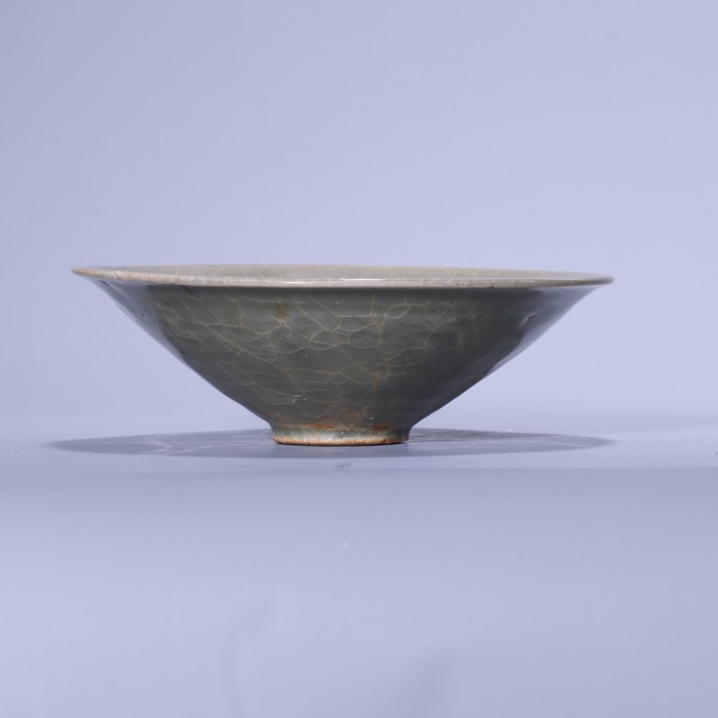 明代 青釉菊花纹斗笠盏 - 图2