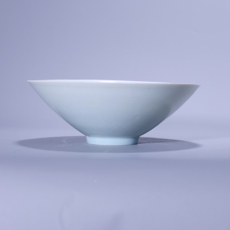 明代 青白釉栀子花纹斗笠碗 - 图2