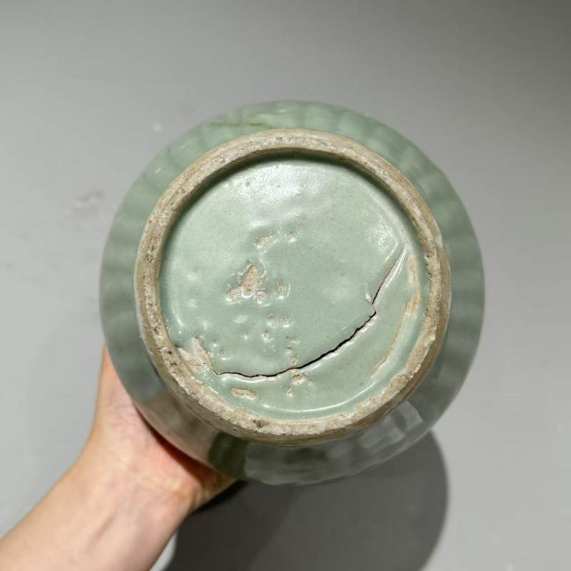 明代 龙泉青釉刻花罐 - 图6