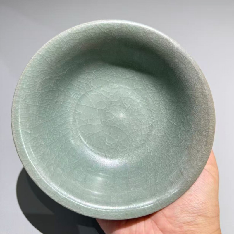 明代 龙泉窑粉青釉冰裂纹莲瓣洗 - 图4