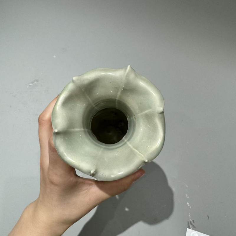 明代 青白釉花口瓶一对 - 图5