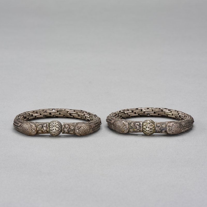 清 双龙戏珠手镯一对