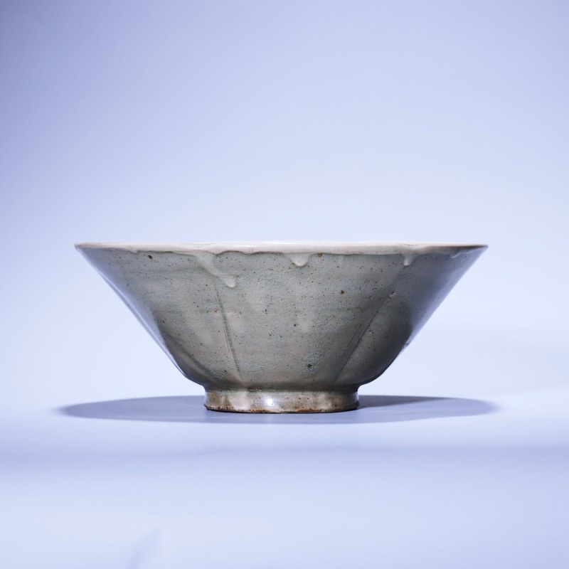 明代 青釉花口碗
