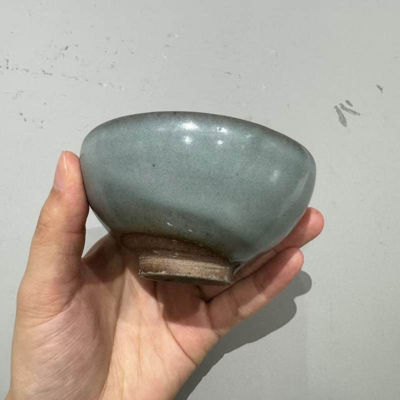明代 钧窑天蓝釉泡泡盏 - 图5