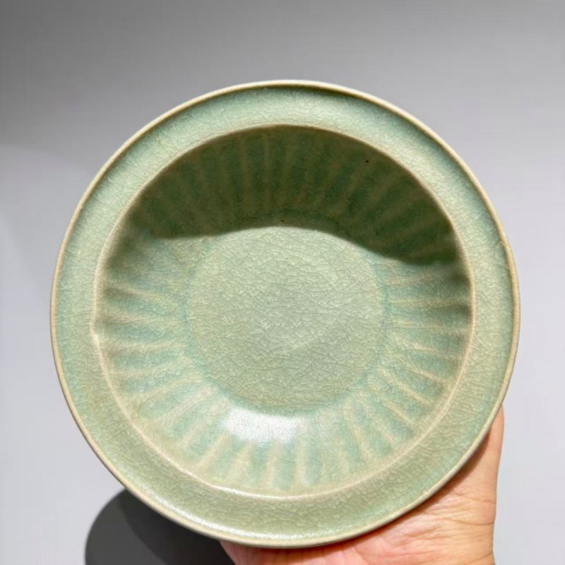 明代 龙泉窑青釉冰裂纹菊瓣洗 - 图4