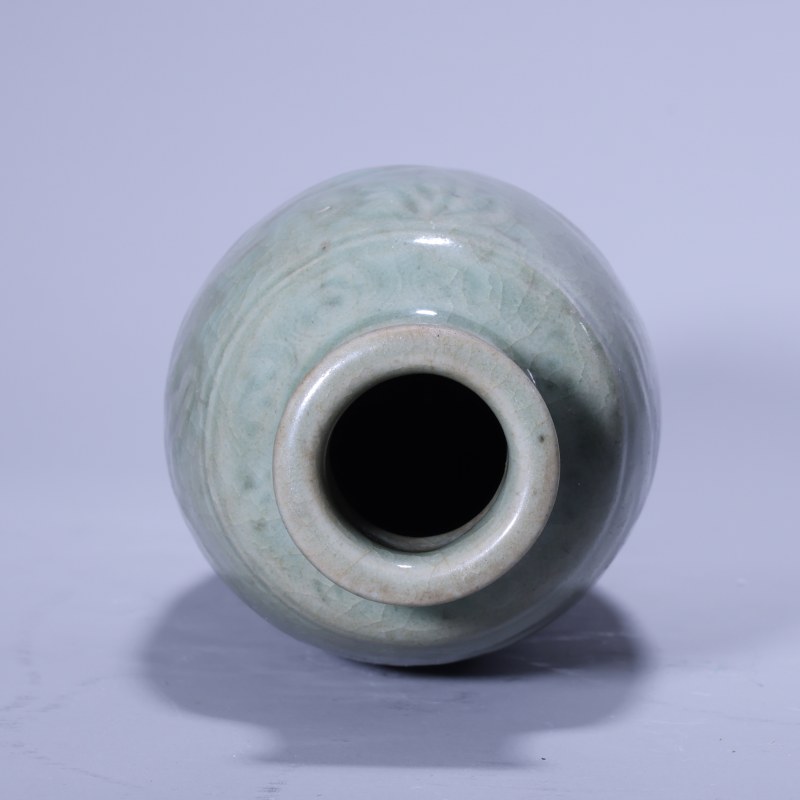 明代 龙泉窑青釉刻花灯笼瓶 - 图2
