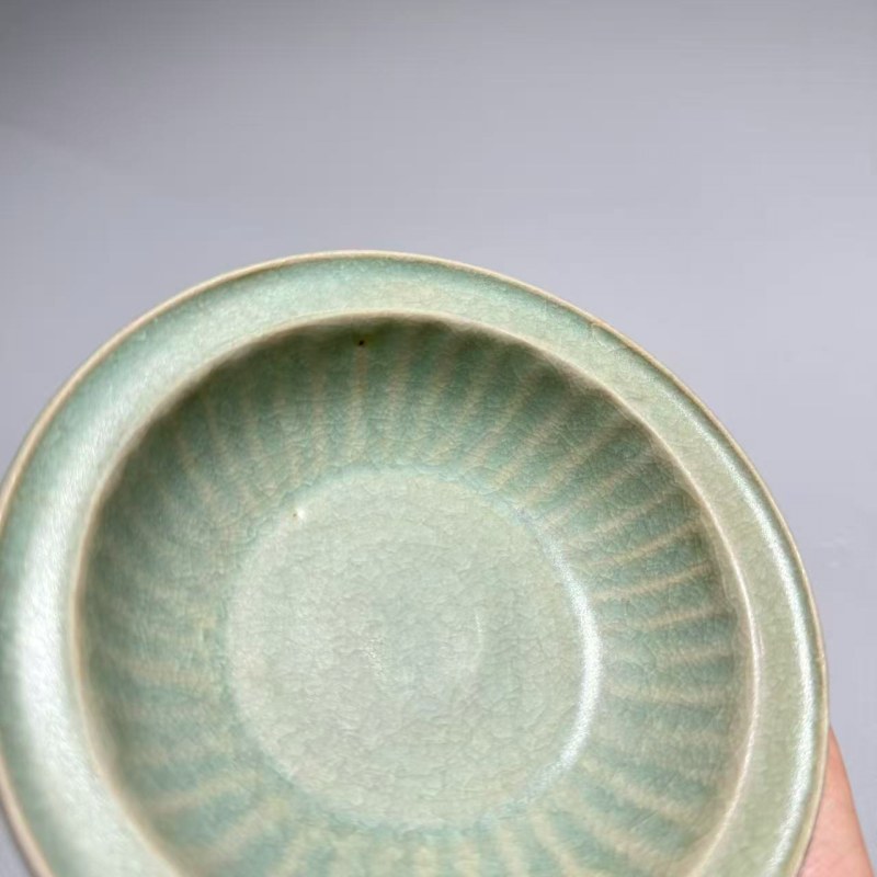 明代 龙泉窑青釉冰裂纹菊瓣洗 - 图5