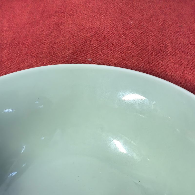 清雍正 粉青釉暗刻缠枝花卉纹大碗 - 图8