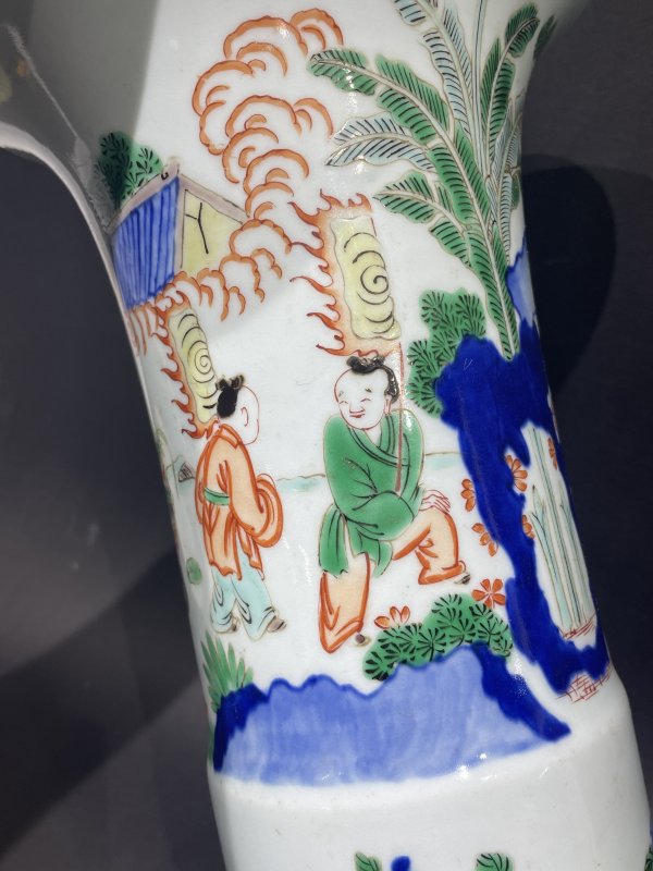 清青花五彩绘人物花觚 - 图6