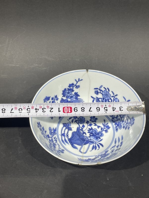 清道光内青花外粉彩开窗花卉纹碗 - 图10