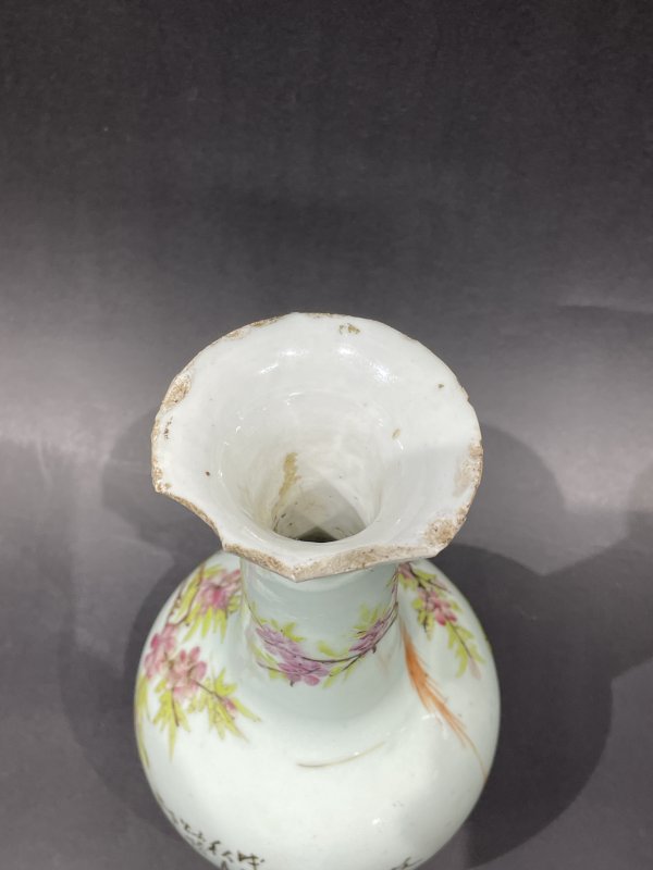 晚清浅绛彩花鸟纹瓶 - 图4