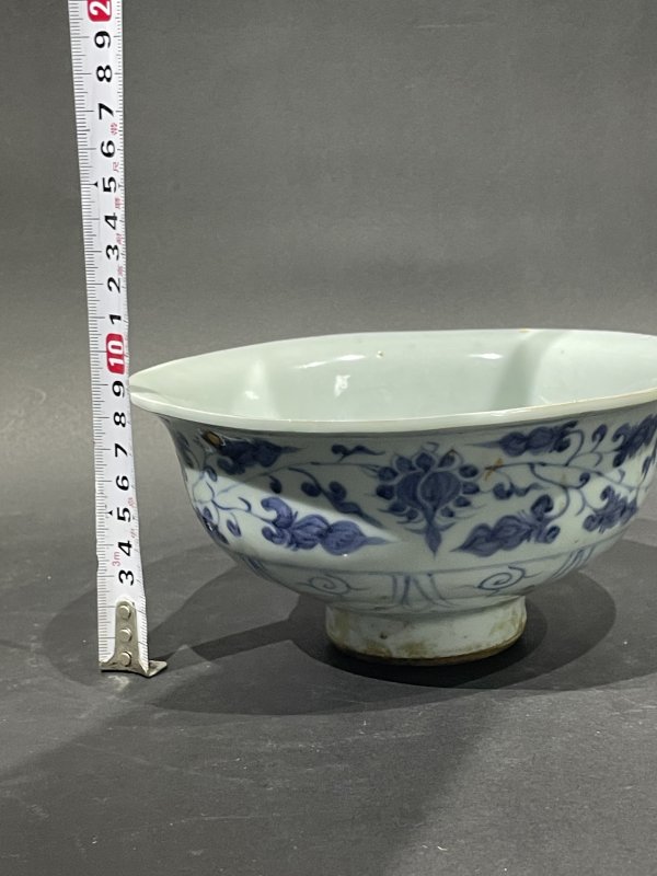 旧青花绘人物纹碗 - 图12