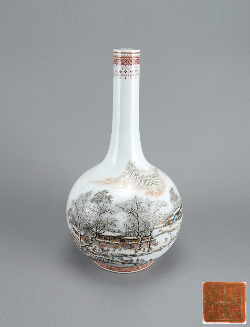    六七十年代   粉彩雪景天球瓶