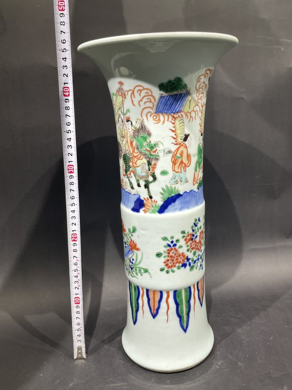 清青花五彩绘人物花觚 - 图9