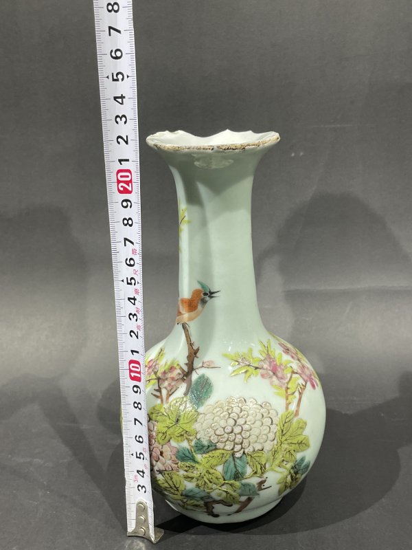 晚清浅绛彩花鸟纹瓶 - 图8