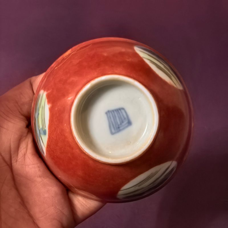 清中期 珊瑚红地粉彩开窗山水纹茶园两只 - 图16
