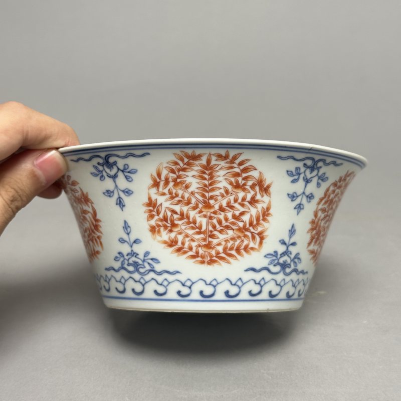 清雍正 青花矾红花卉纹马蹄碗 - 图2