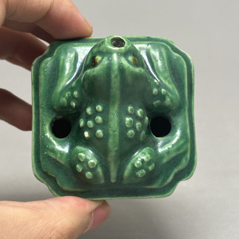 清晚期 绿釉蛙型砚滴 - 图5