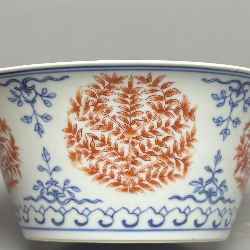 清雍正 青花矾红花卉纹马蹄碗 - 图3