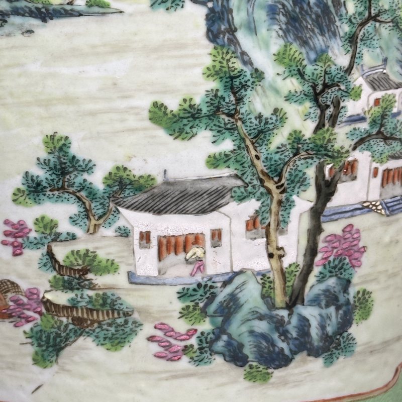 清乾隆 粉彩轧道开光人物图灯笼瓶 - 图5