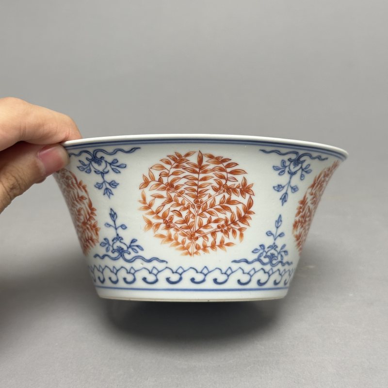 清雍正 青花矾红花卉纹马蹄碗 - 图4