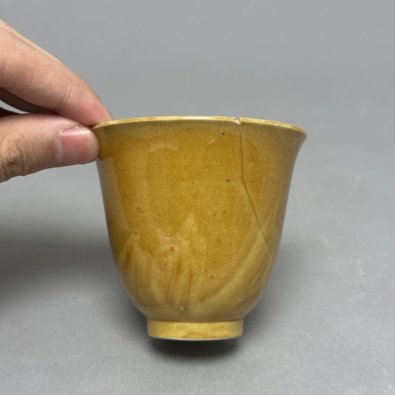 清晚期 黄釉铃铛杯 - 图4