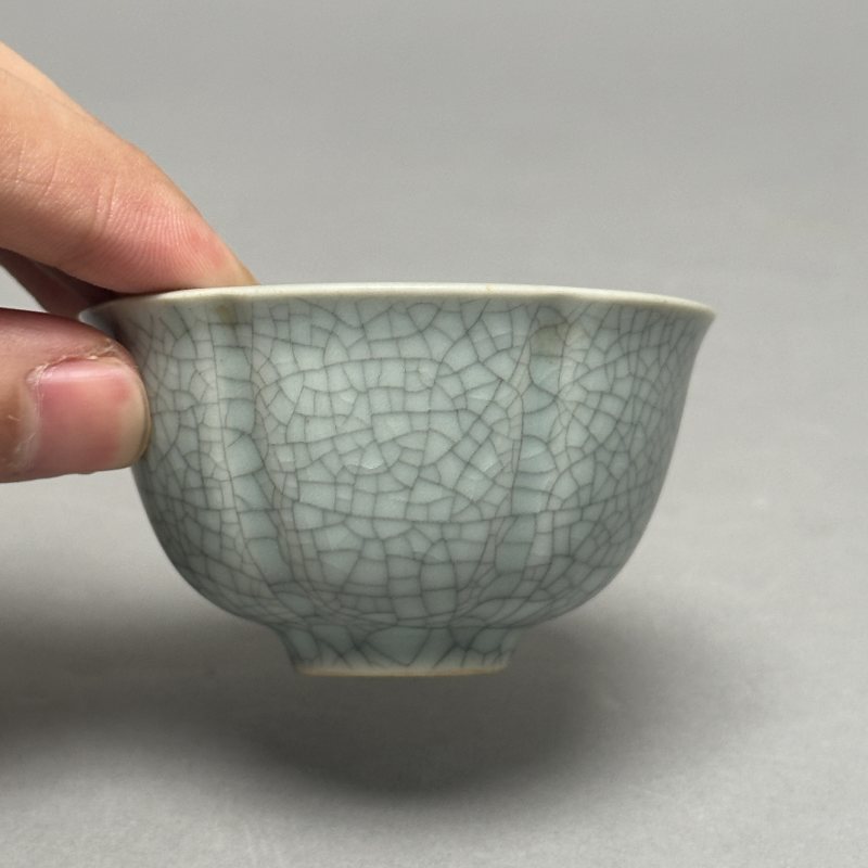清晚期 哥釉花口茶圆一对 - 图7