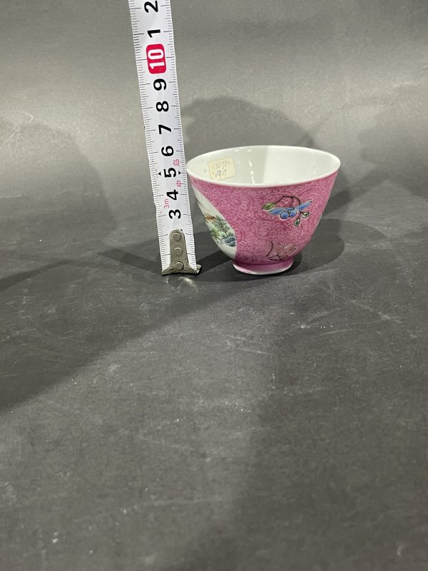 民国胭脂红轧道开窗粉彩山水纹杯 - 图12