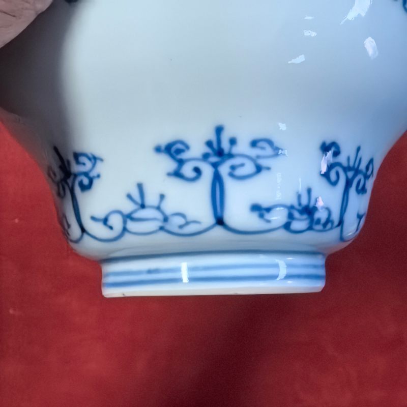 清早期 青花缠枝花卉纹杯 - 图10