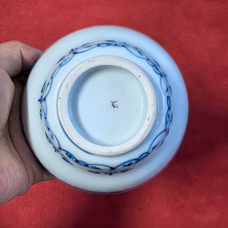 清早期 青花缠枝花卉纹杯 - 图11