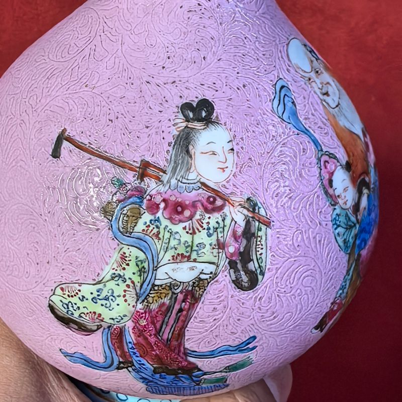 清光绪 粉彩轧道神仙人物蒜头瓶 - 图11