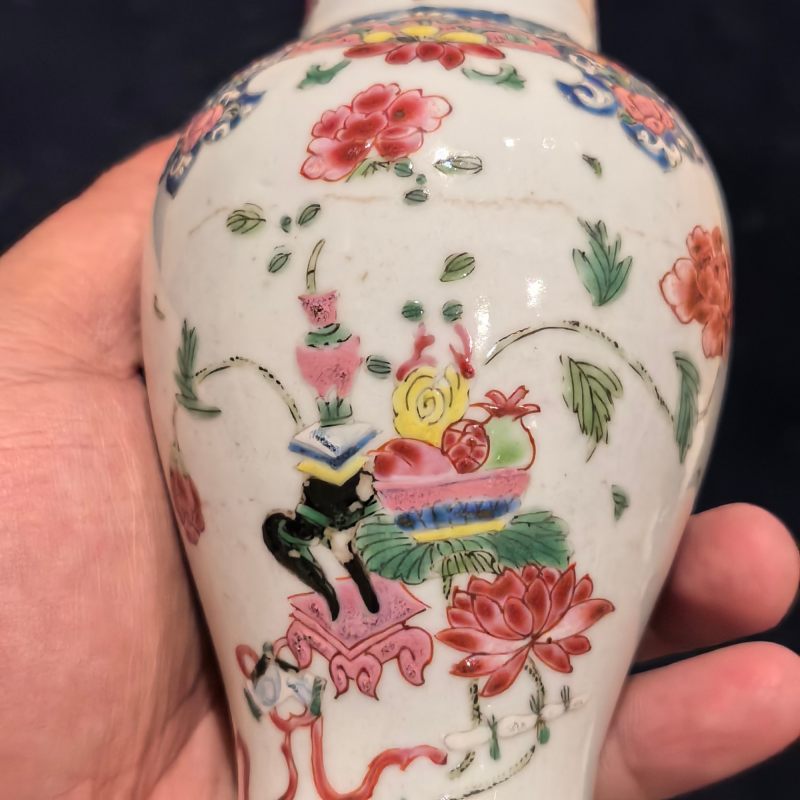 清雍正 粉彩博古花卉纹小将军罐 - 图12