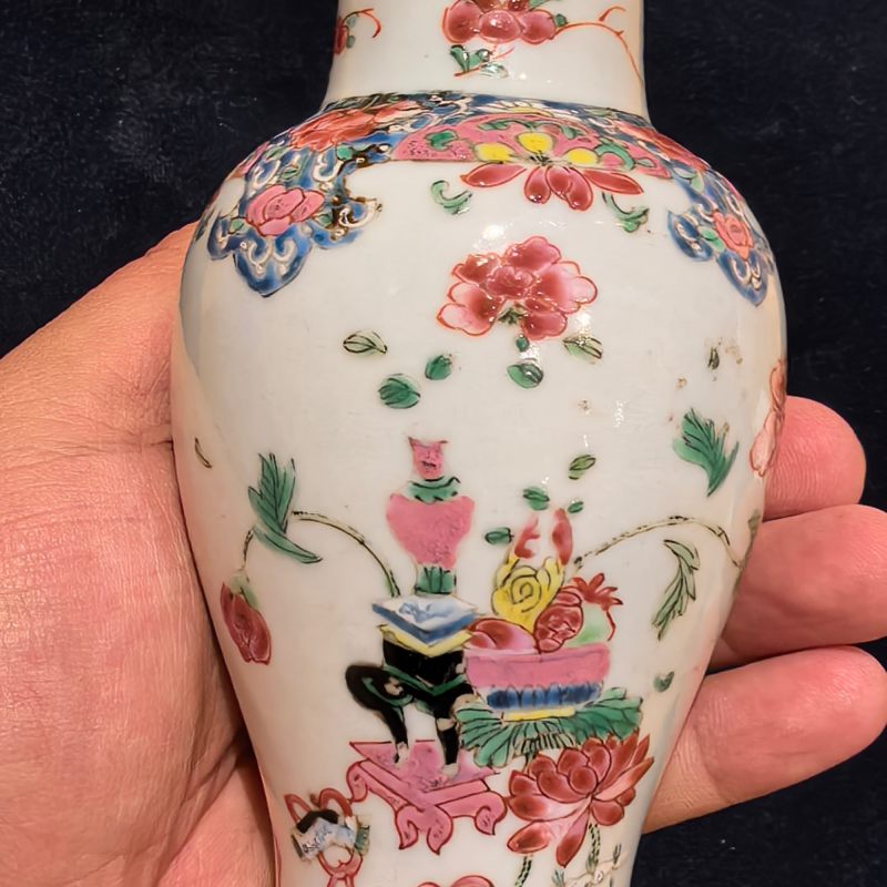 清雍正 粉彩博古花卉纹小将军罐 - 图13