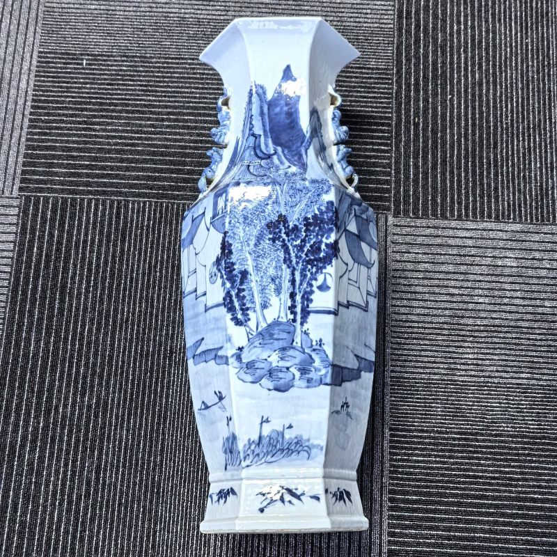 清中期 青花山水纹六方双魑龙耳瓶 - 图8