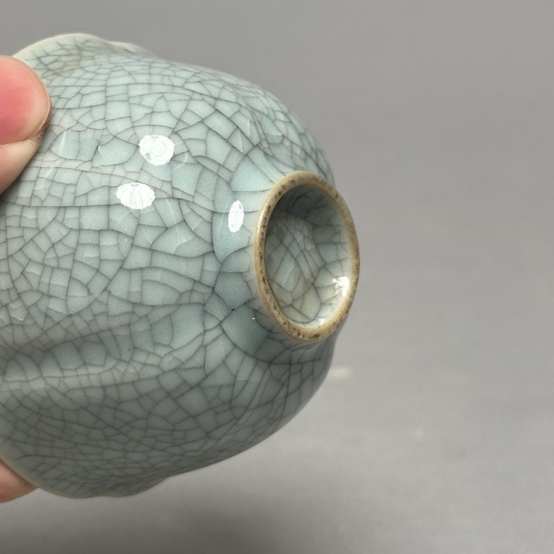 清晚期 哥釉花口茶圆一对 - 图11