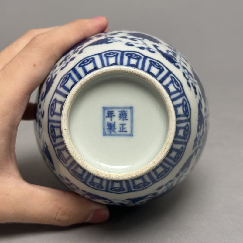 清晚期 青花莲托梵文罐 - 图8