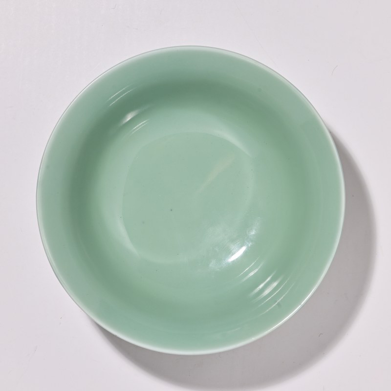 清雍正 粉青釉暗刻缠枝花卉纹大碗 - 图4