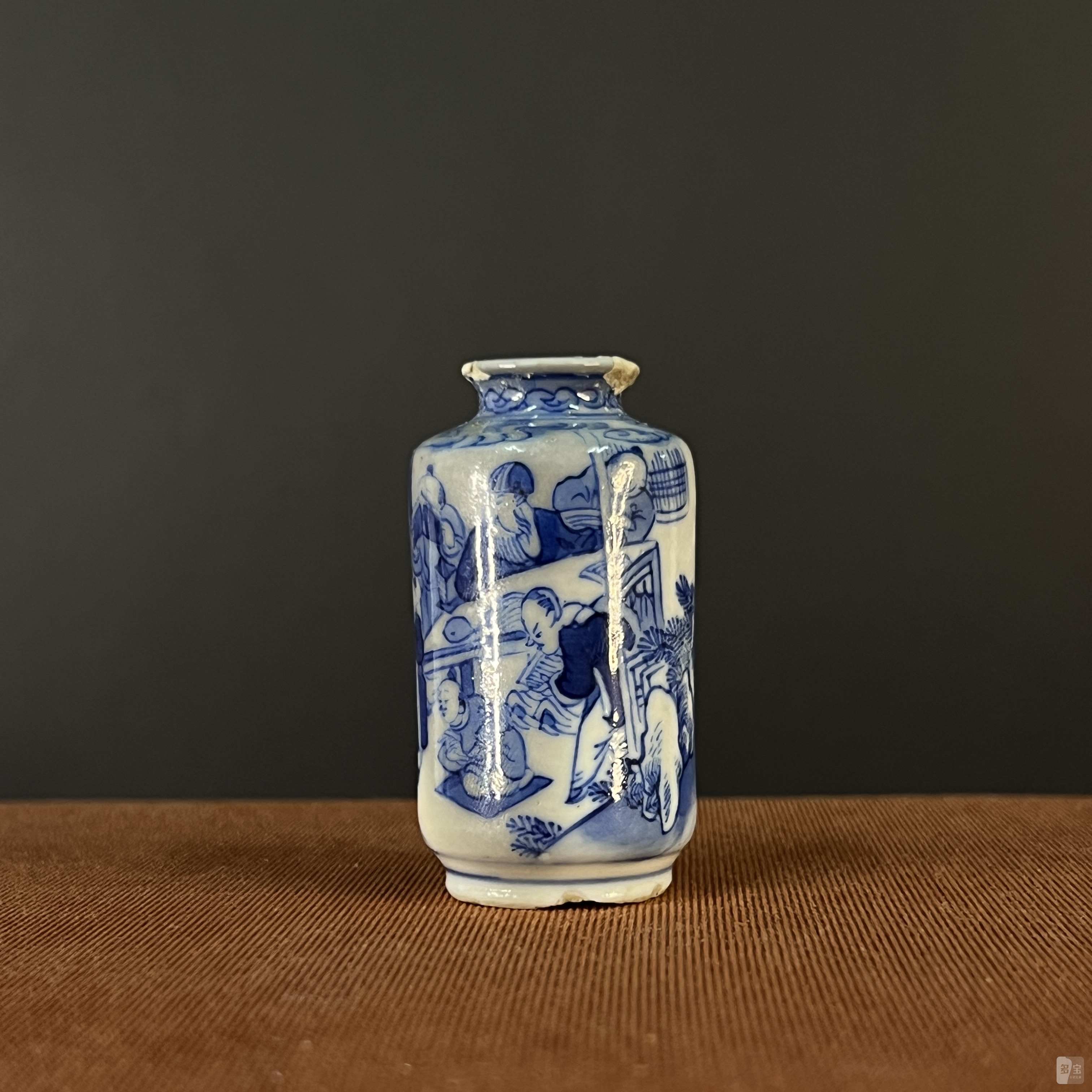清青花人物纹鼻烟壶-多宝古瓷宝典