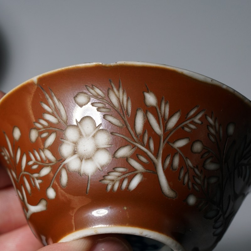 清康熙 外紫金釉欧洲雕花鸟内青花折枝花卉纹杯一对 - 图21