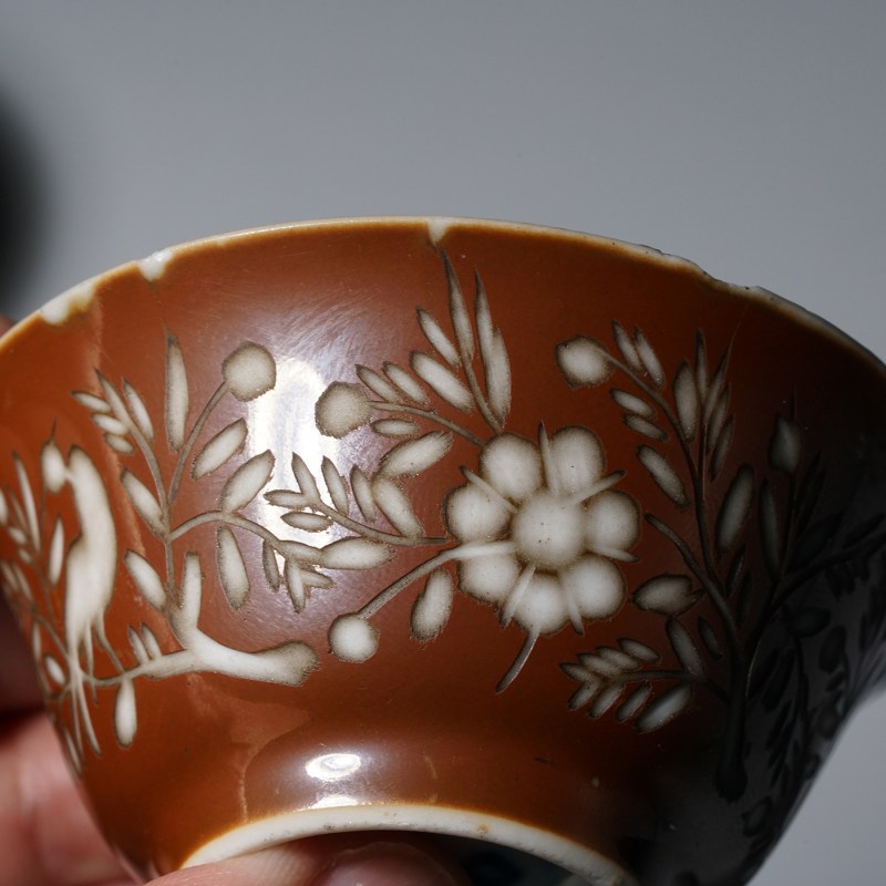 清康熙 外紫金釉欧洲雕花鸟内青花折枝花卉纹杯一对 - 图22