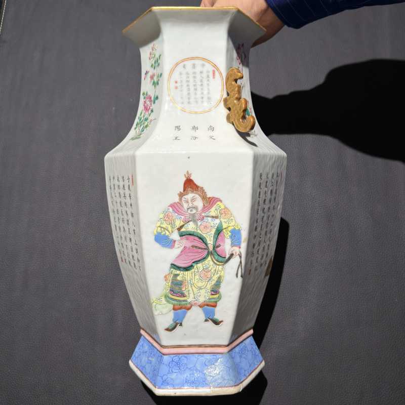 清道光 粉彩无双谱图六方双龙耳瓶 - 图2