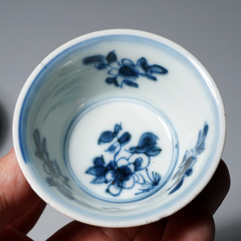 清康熙 外紫金釉欧洲雕花鸟内青花折枝花卉纹杯一对 - 图27
