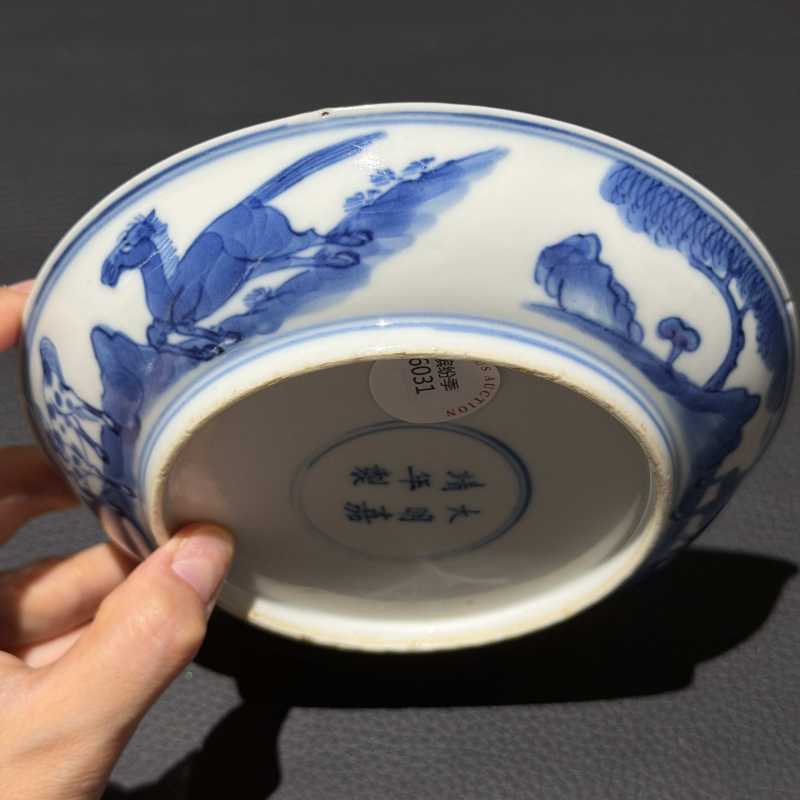 清康熙 青花八骏图盘 - 图6