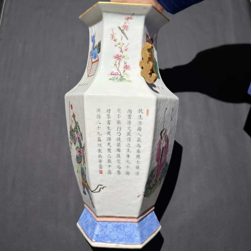 清道光 粉彩无双谱图六方双龙耳瓶 - 图5