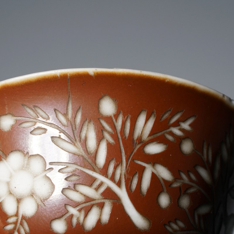 清康熙 外紫金釉欧洲雕花鸟内青花折枝花卉纹杯一对 - 图15