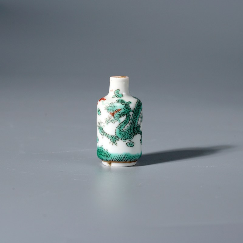 清道光 绿彩苍龙教子矾红火珠纹迷你小瓶 - 图3