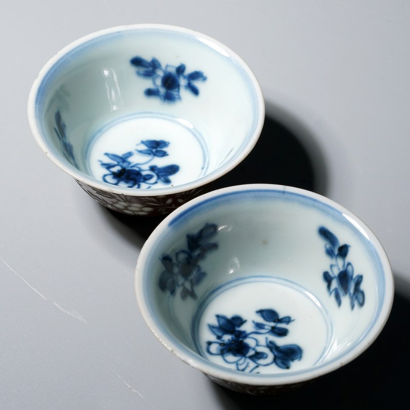 清康熙 外紫金釉欧洲雕花鸟内青花折枝花卉纹杯一对 - 图8
