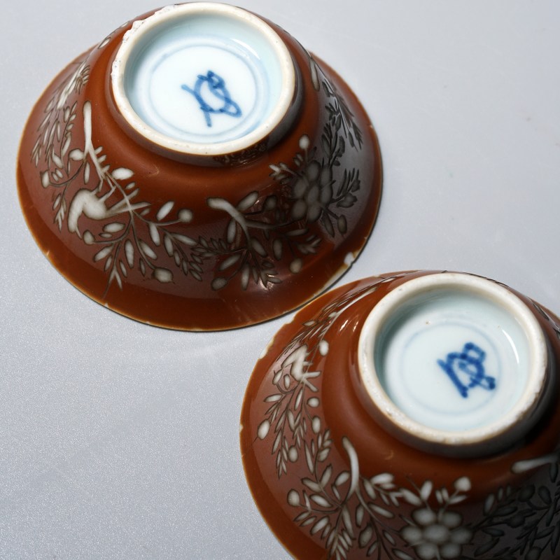 清康熙 外紫金釉欧洲雕花鸟内青花折枝花卉纹杯一对 - 图9