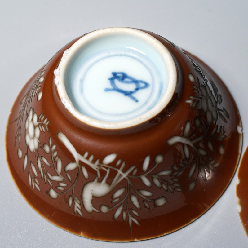 清康熙 外紫金釉欧洲雕花鸟内青花折枝花卉纹杯一对 - 图10